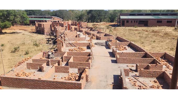 Eddie_Gore1's tweet photo. #EDWORK
Massive progress has been recorded at Lupane Provincial Hospital, the first-ever 250-bed public referral health institution for Matabeleland North being spearheaded by the 2nd Republic @ZimGvt_NDS1 @mhofela_mhofu @zanupf_patriots @TendayiZinyama @mela_pam5 @SokoCindy https://t.co/86qaAEDmmG