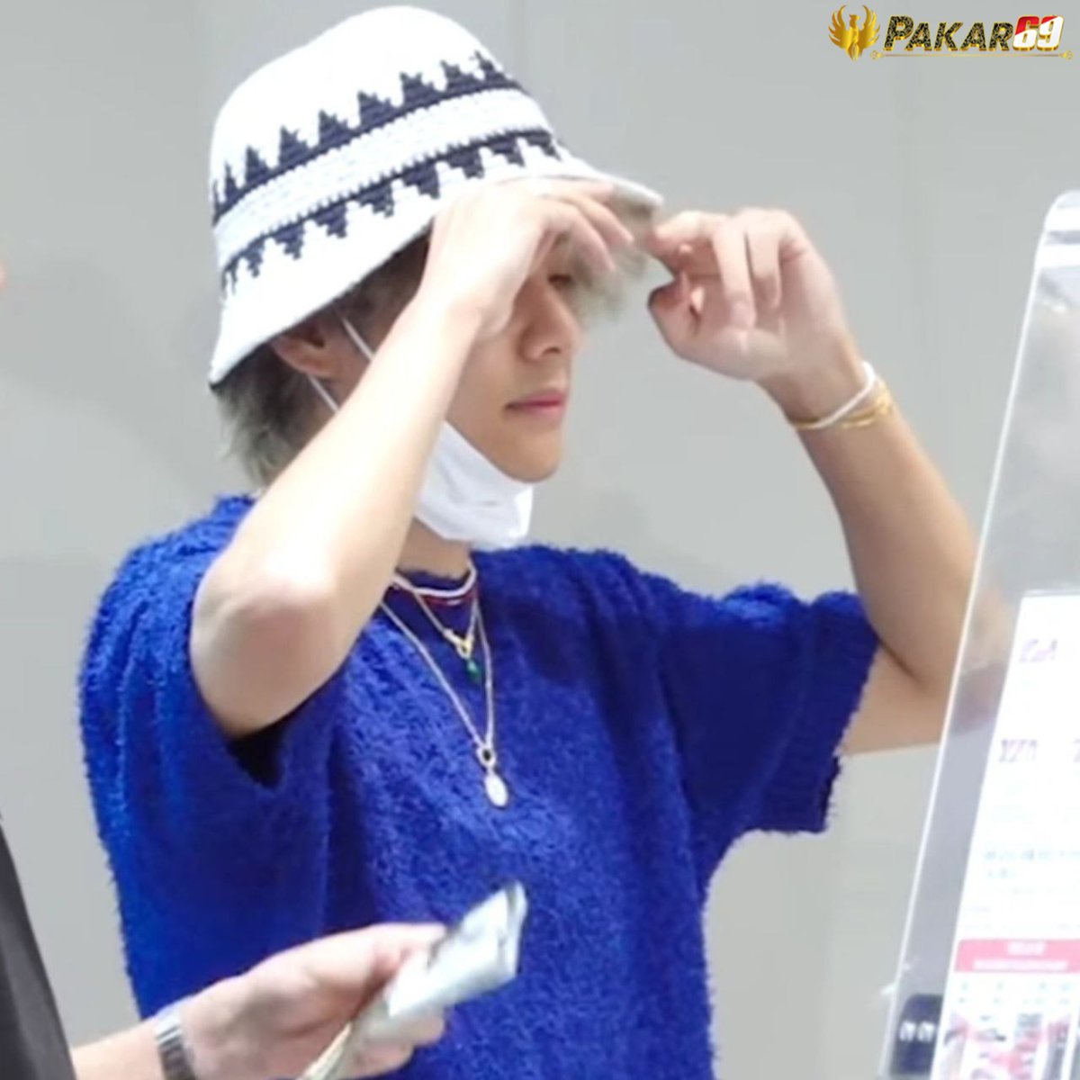 ceecha683248's tweet photo. Safe Flight Taehyung ✈️✈️
#방탄소년단
#Taehyung
#onpic #pkar69
Link Gacor : https://t.co/RazLw8Hyq6 https://t.co/jQtWXBeIrZ