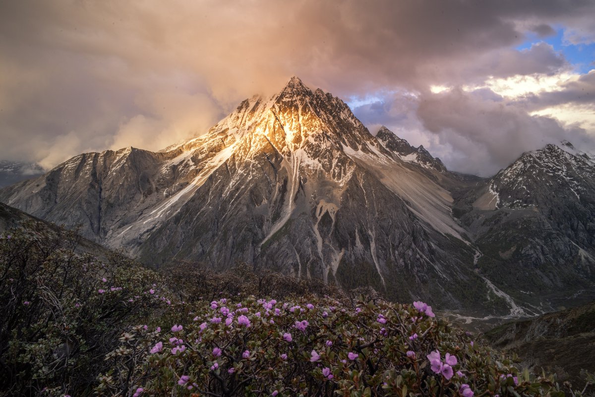 ViltroxOfficial's tweet photo. Some amazing Landscape and Astrophotography sample images shot on Viltrox AF 16mm F1.8 FE lens.

📸Photographer @周游

#viltrox #viltroxlens #viltrox16mmf18 #viltrox16mmf18fe #sonyemount #sonylens #wideanglelens #landscape #astrophotography #videomaking #architecturephotography https://t.co/sEZpfHxPUm