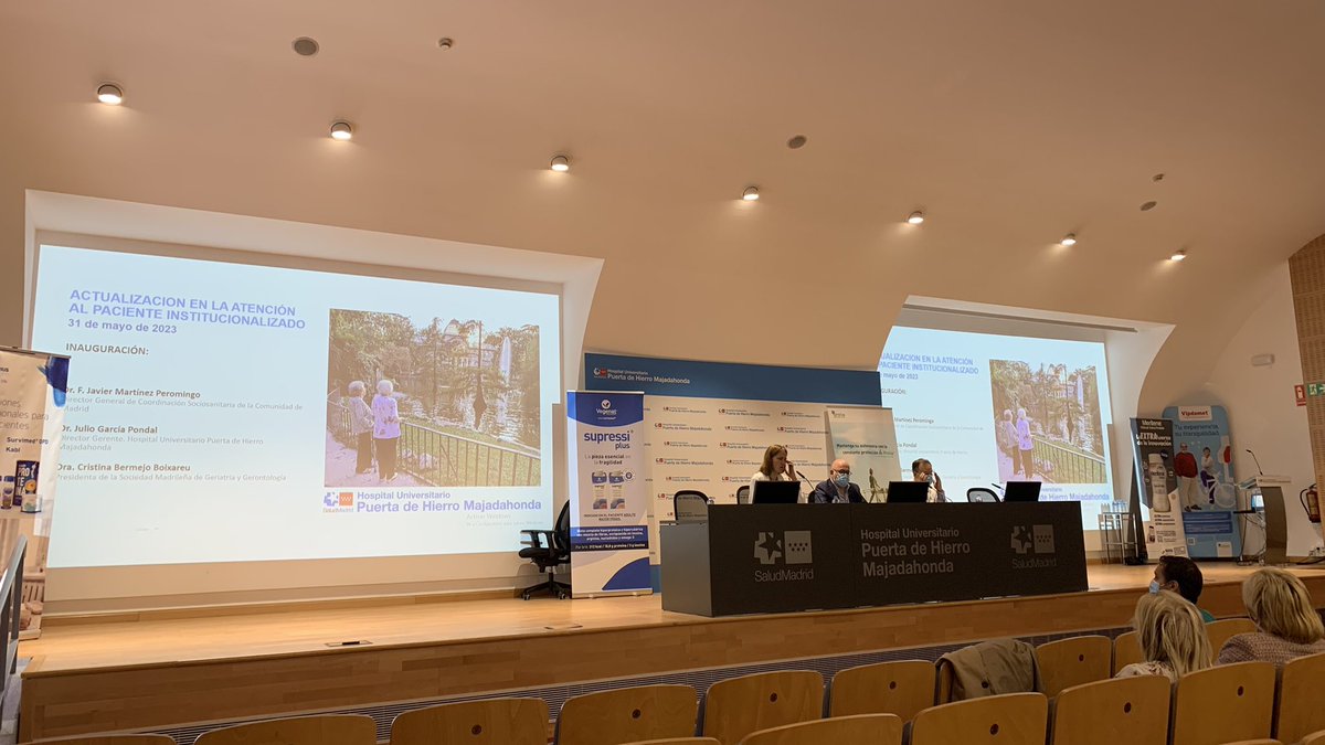 NuriaDeArgila's tweet photo. Jornada “Actualización en la atención al paciente institucionalizado” @oncogeri
@CrisBermejoB y el gerente #JulioGarciaPondal
Un recorrido desde la coordinación entre hospital y residencias #UAPI Unidad de Atención al Paciente Institucionalizado #Geriatria
#SomosPuertaDeHierro https://t.co/HZGCLd0Wop