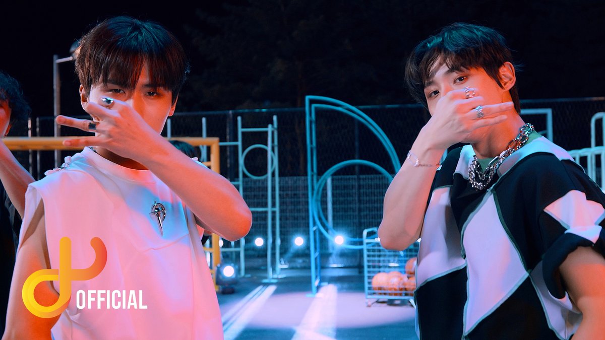 NINE to SIX 1st Single Album ⟦GOOD TO YOU⟧

🎞'Don't Call Me' MV
youtu.be/8MQ0p6mNccU

🎶 2023.05.31 18:00 (KST)

#NINEtoSIX #나인투식스 #9to6
#GOOD_TO_YOU
#Dont_Call_Me #돈콜미