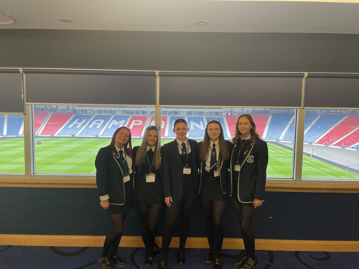 We are here!! 🌎❤️🏴󠁧󠁢󠁳󠁣󠁴󠁿 <a href="/YE_Scotland/">Young Enterprise Scotland</a> <a href="/youngenterprise/">Young Enterprise</a> #loveeachotherloveourplanet #timetotransform #teedup #youngenterprise