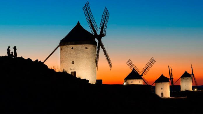 estebanheredero's tweet photo. "Haz gala, Sancho, de la humildad de tu linaje, y no te desprecies de decir que vienes de labradores"

Feliz día de Castilla-La Mancha. 🤍💜 https://t.co/T75LaRChdi