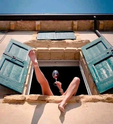 soyyo_36's tweet photo. Cuando se cierra una puerta
Se abre una ventana https://t.co/2ltuCEg5jk