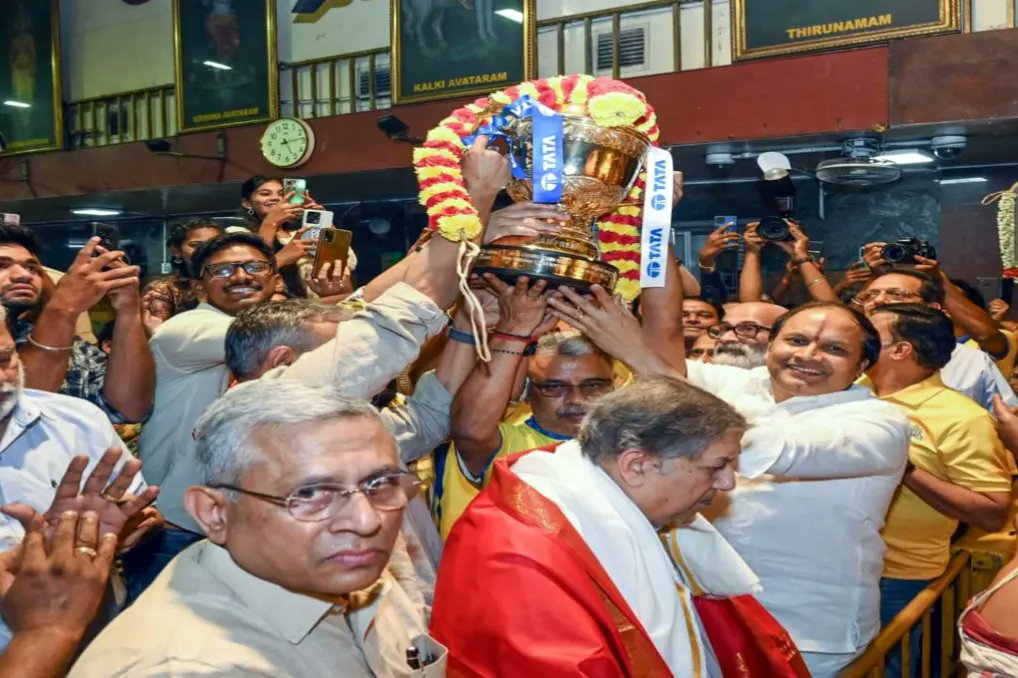 AssamAlert's tweet photo. The trophy won by #ChennaiSuperKings in #IPL2023 was brought to receive a special pooja at the Tirumala Tirupathi Devasthanam temple, in #Chennai  

(Source: HT) https://t.co/emKAlVea4d