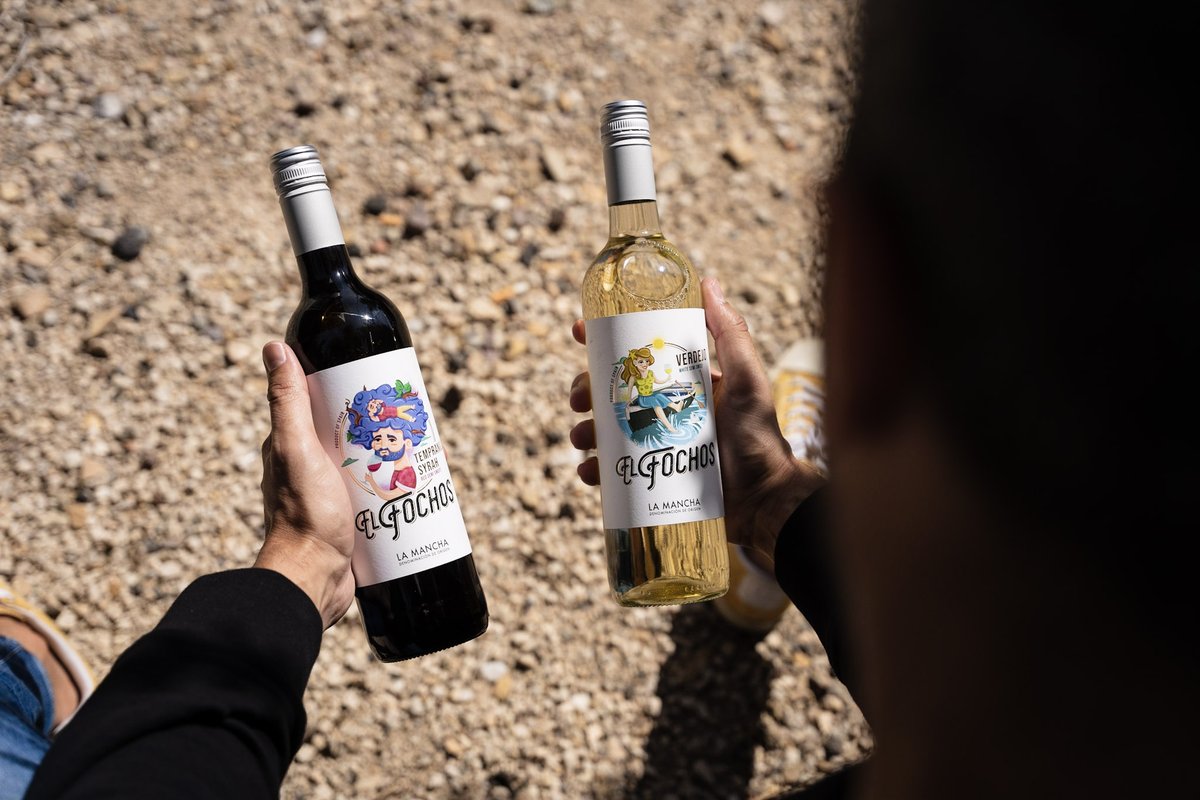 Feliz día de Castilla La Mancha! 

Nosotros ya estamos celebrándolo con nuestro vinos EL FOCHOS! 🥳🍷

#vinosdelamancha #DIADECASTILLALAMANCHA   #vinosdecalidad #winelover #DOLaMancha #CastillaLaMancha #ELFOCHOS