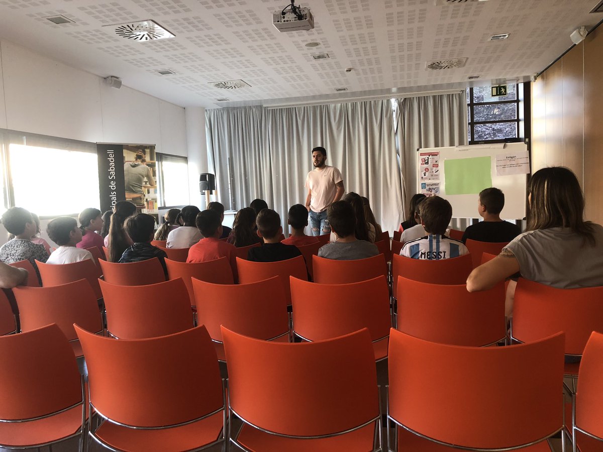 Avui celebrem el #diamundialsensetabac amb una xerrada a la Biblioteca de Ponent a alumnes de 5è de l’escola Can Rull