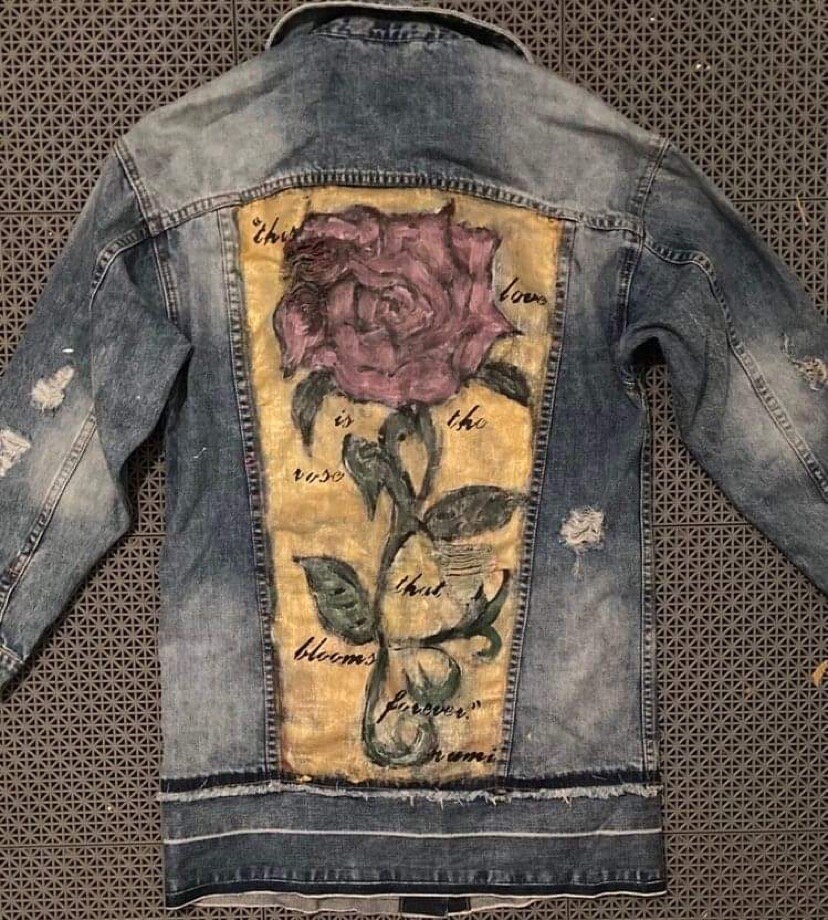 bettyrefour's tweet image. Hand Painted Denim Jacket, Women's Size Small tuppu.net/897f0abd #Etsy #noteworthycrafts #PaintedJacket