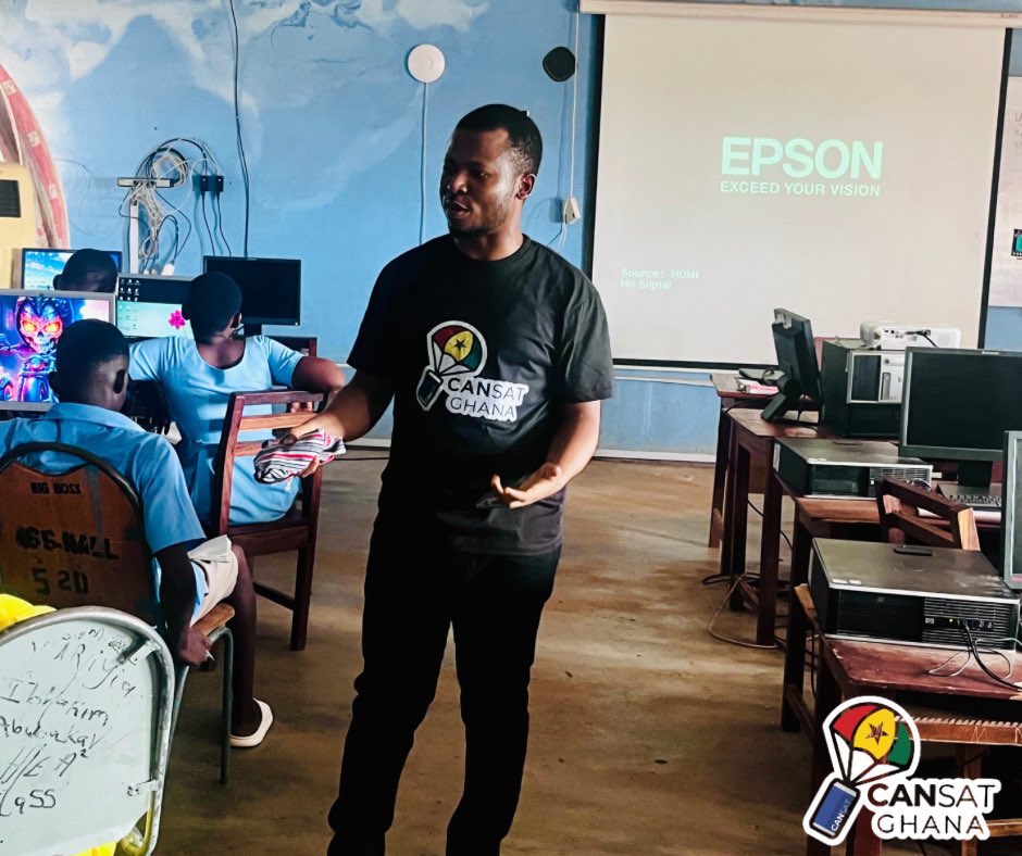 CansatGhana's tweet photo. DayTwo of our Workshop π¬π
Introduction to basic electronics, coding and programming. π€
#journeytotheeast
CanSatGH visits The Upper East
Region. Day #2
#stemifyingghana #cansat #cansatgh #erictronics #xavierspacesolutions https://t.co/6fq6OfqN1Q