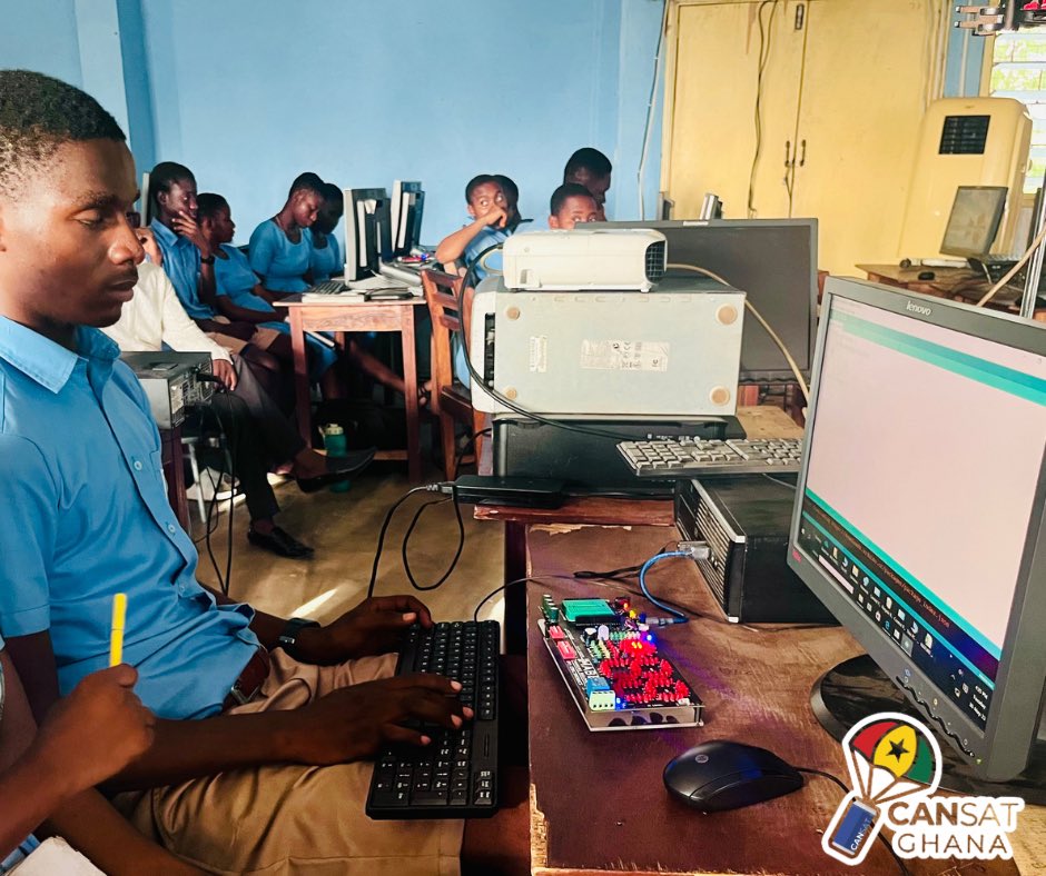 DayTwo of our Workshop 🇬🇭
Introduction to basic electronics, coding and programming. 🤝

#journeytotheeast
CanSatGH visits The Upper East
Region. Day #2
#stemifyingghana #cansat #cansatgh #erictronics #xavierspacesolutions