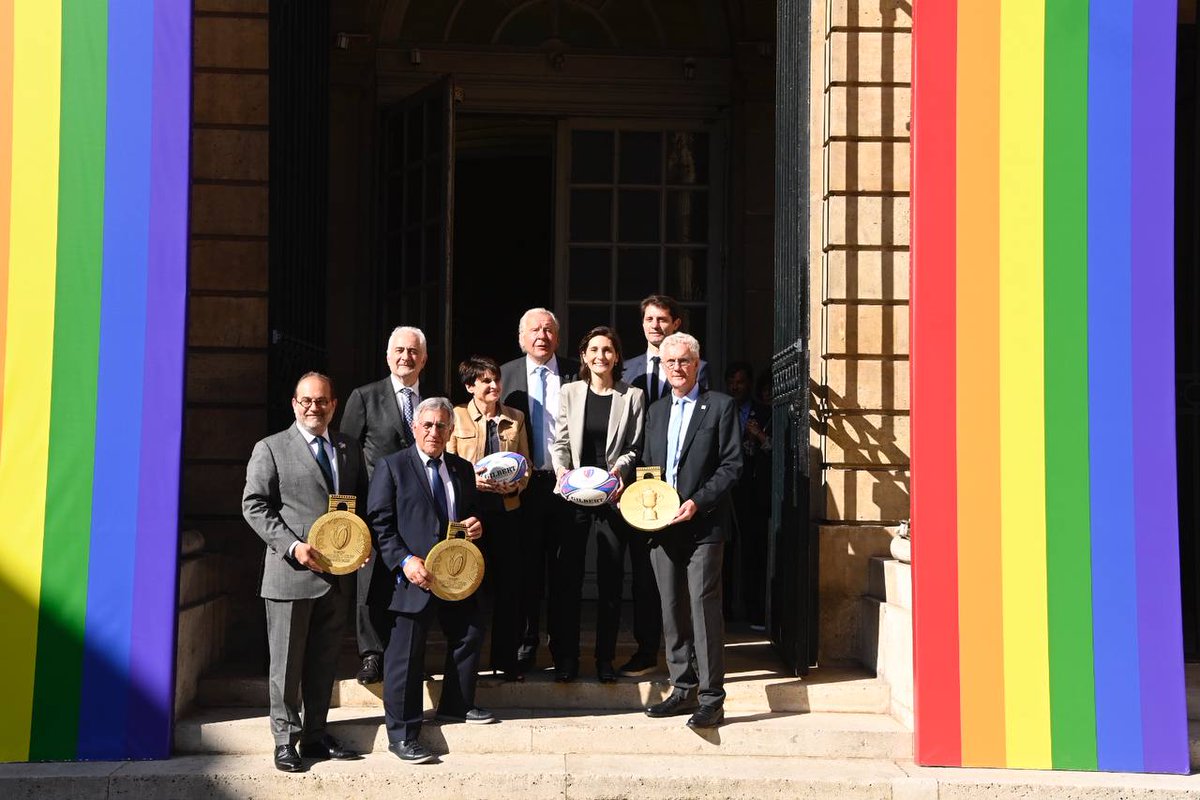 Amélie Oudéa-Castéra (@aoc1978) on Twitter photo Qu'elles sont belles ! 🤩
Bonheur de découvrir à la <a href="/MonnaieDeParis/">Monnaie de Paris</a> les médailles en métaux recyclés qui récompenseront les 3 meilleures équipes de la #RWC2023🏆
Une démarche en partenariat avec <a href="/orange/">Orange</a> qui s'inscrit dans les multiples initiatives éco-responsables de <a href="/France2023/">Rugby World Cup France 2023</a>! Qu'elles sont belles ! 🤩
Bonheur de découvrir à la <a href="/MonnaieDeParis/">Monnaie de Paris</a> les médailles en métaux recyclés qui récompenseront les 3 meilleures équipes de la #RWC2023🏆
Une démarche en partenariat avec <a href="/orange/">Orange</a> qui s'inscrit dans les multiples initiatives éco-responsables de <a href="/France2023/">Rugby World Cup France 2023</a>!