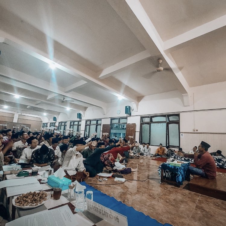 Sebelum kamu berdebat, pastikan orang tersebut sudah dewasa secara mental dan memahami konsep perbedaan pendapat.