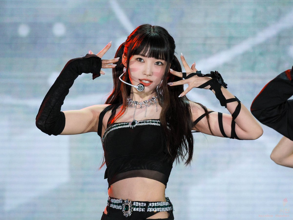 rainbowshrbt_'s tweet photo. 230527 
𝙳𝚛𝚎𝚊𝚖 𝙲𝚘𝚗𝚌𝚎𝚛𝚝 💚🤍
#시현 #SIHYEON
#에버글로우 #EVERGLOW https://t.co/TO5Cx7Yo1t