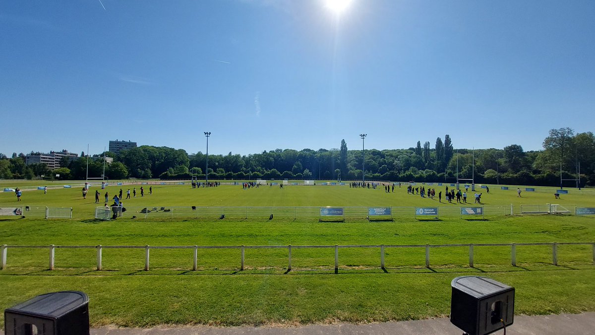 🏉 Démarrage de l'événement Du Stade Vers l'Emploi à #Chartres! 104 participants se retrouvent autour des valeurs du sport avant de réaliser des entretiens d'embauche! @poleemploi_RCVL Merci au club <a href="/RugbyChartresM/">Rugby Chartres M.</a> 💪🌞 <a href="/F_Gaussens/">Fabrice Gaussens</a> <a href="/SabineGerard28/">Sabine GERARD</a>