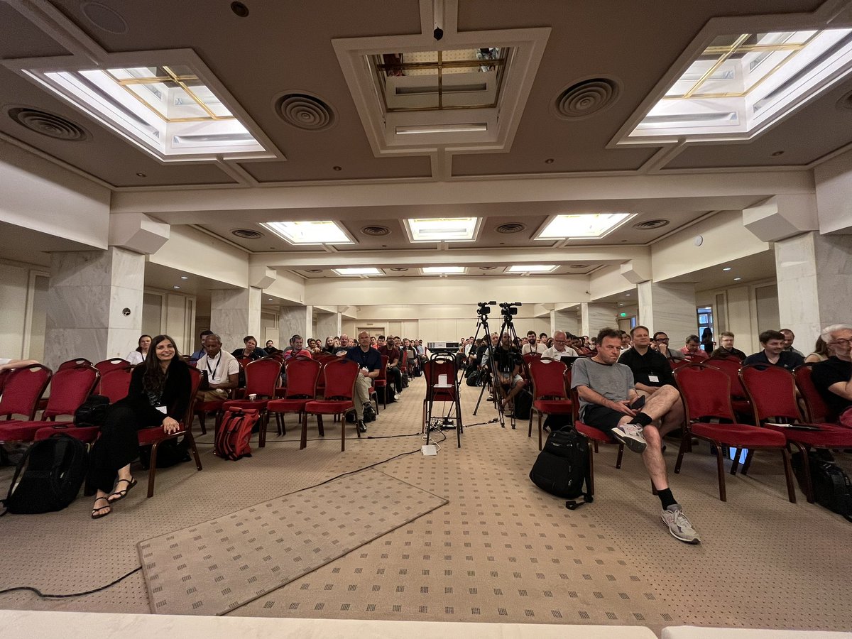 merpeltje's tweet image. The view from the stage #ESWC2023 2043 panel 😀