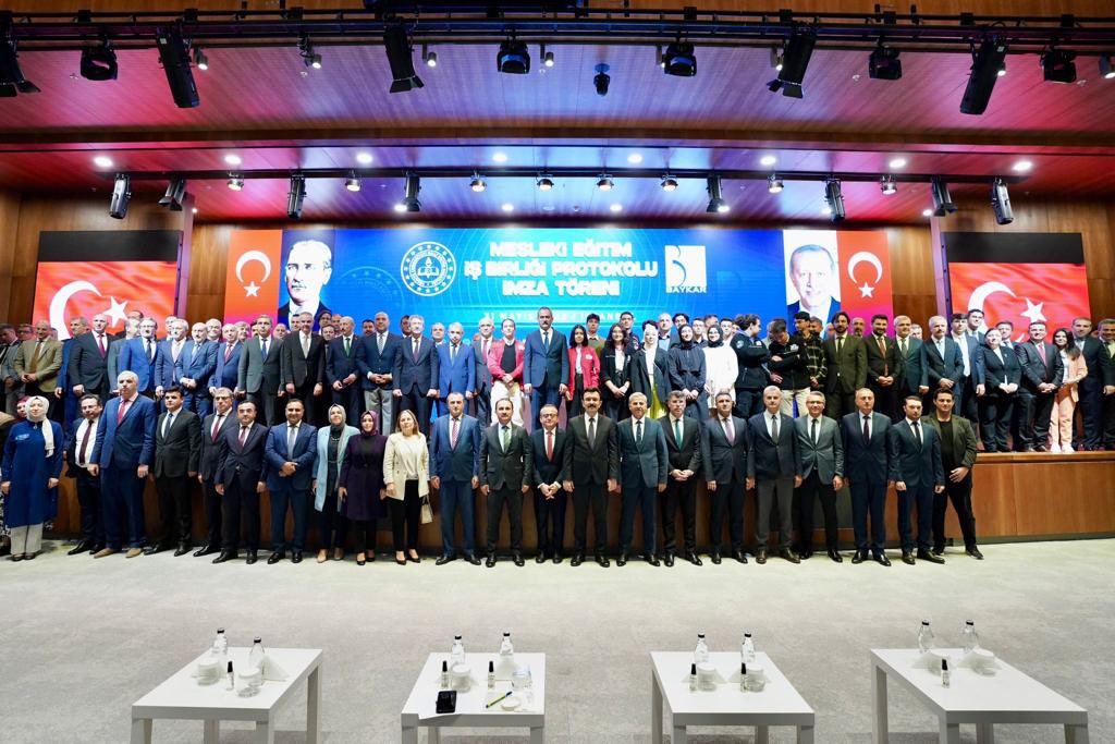 BAYKAR ile Mesleki Eğitim İş Birliği Protokolü’müzü imzaladık.

Özdemir Bayraktar Millî Teknoloji Merkezi Yerleşkesi’nde, bünyesinde bilişim teknolojileri ile havacılık ve uzay teknolojisi alanlarının bulunduğu, “BAYKAR Millî Teknoloji Mesleki ve Teknik Anadolu Lisesi”nin