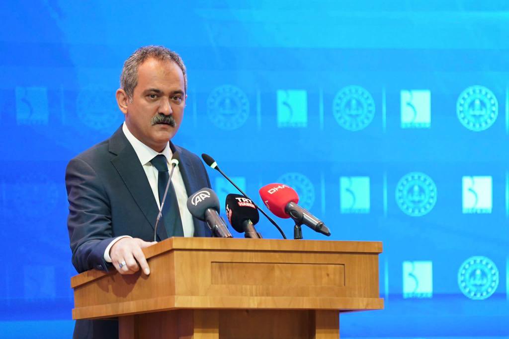 prof_mahmutozer's tweet photo. BAYKAR ile Mesleki Eğitim İş Birliği Protokolü’müzü imzaladık.

Özdemir Bayraktar Millî Teknoloji Merkezi Yerleşkesi’nde, bünyesinde bilişim teknolojileri ile havacılık ve uzay teknolojisi alanlarının bulunduğu, “BAYKAR Millî Teknoloji Mesleki ve Teknik Anadolu Lisesi”nin açılması için ilk adımı attık. 

Ülkemize hayırlı olsun…