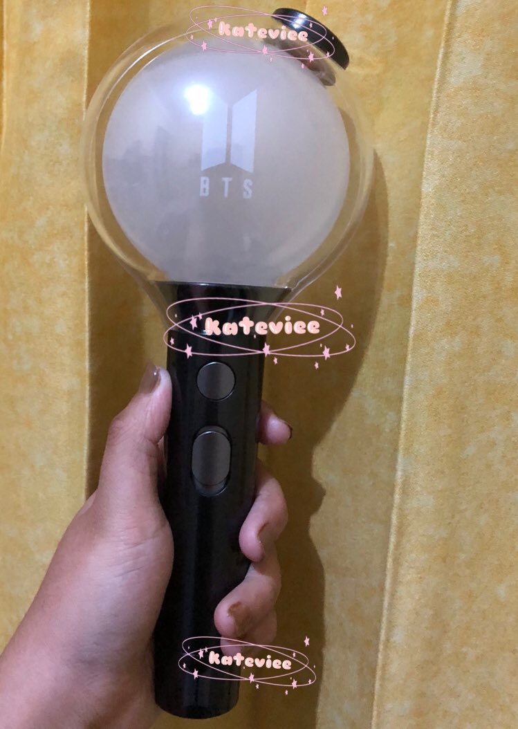 want to sell // help rt🙏🏻
LIGHTSTICK ARMYBOMB SE OFFICIAL

🏡 tangsel
🍊 free ongkir / bisa cod 
💸 450.000 
(+) bonus batrei 
(-) mpc, qr udh discan
sisanya lengkap

t. wts army bomb se lightstick official bts