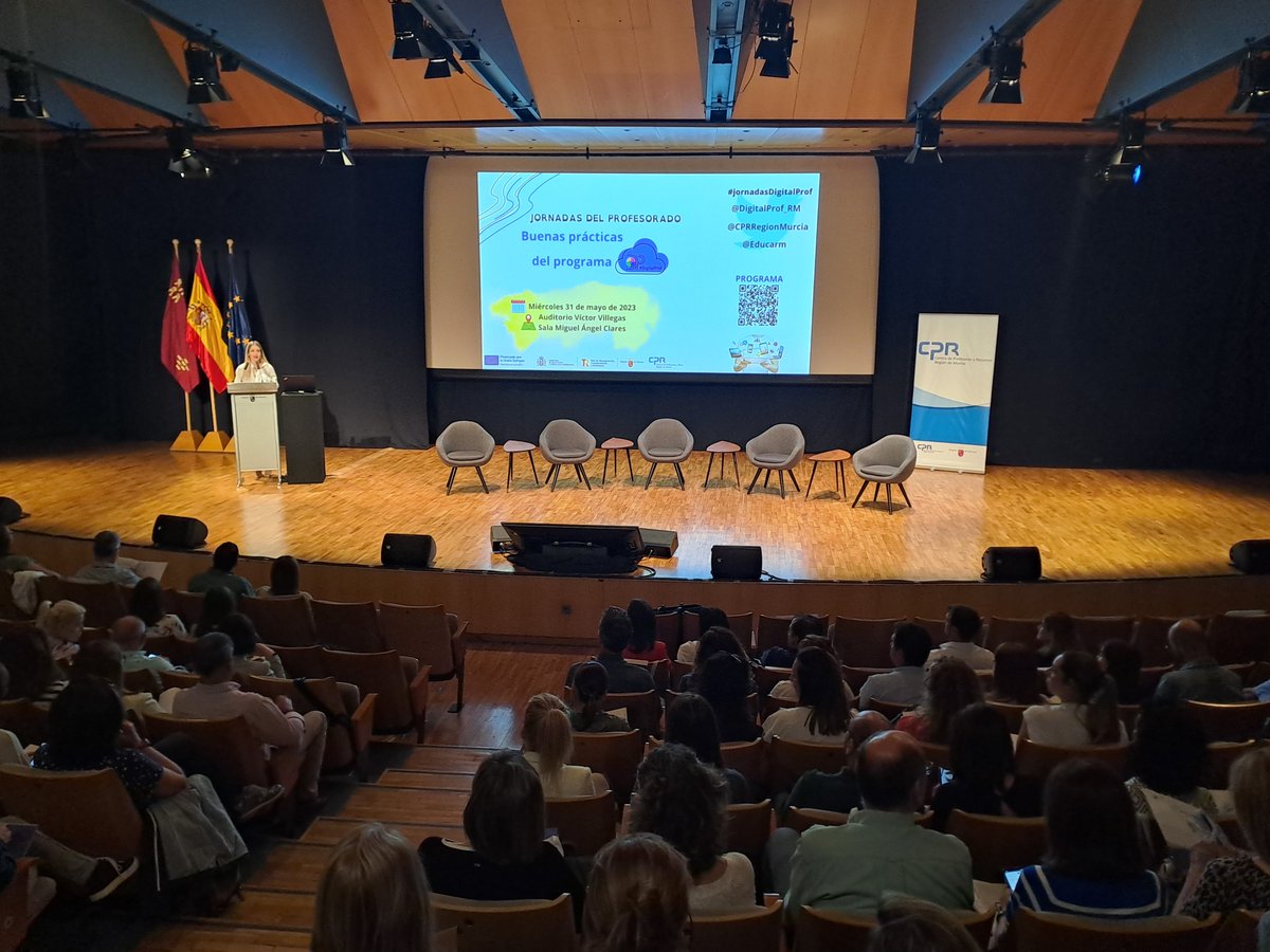 La jornada de buenas prácticas del profesorado <a href="/DigitalProf_RM/">#DigitalProf</a> ha reunido hoy a más de 400 docentes. 

Cerca de 22.000  personas se forman en competencias digitales gracias a este programa.

#DigitalProf #educación #RegióndeMurcia

🔗⬇️
carm.es/web/pagina?IDC…