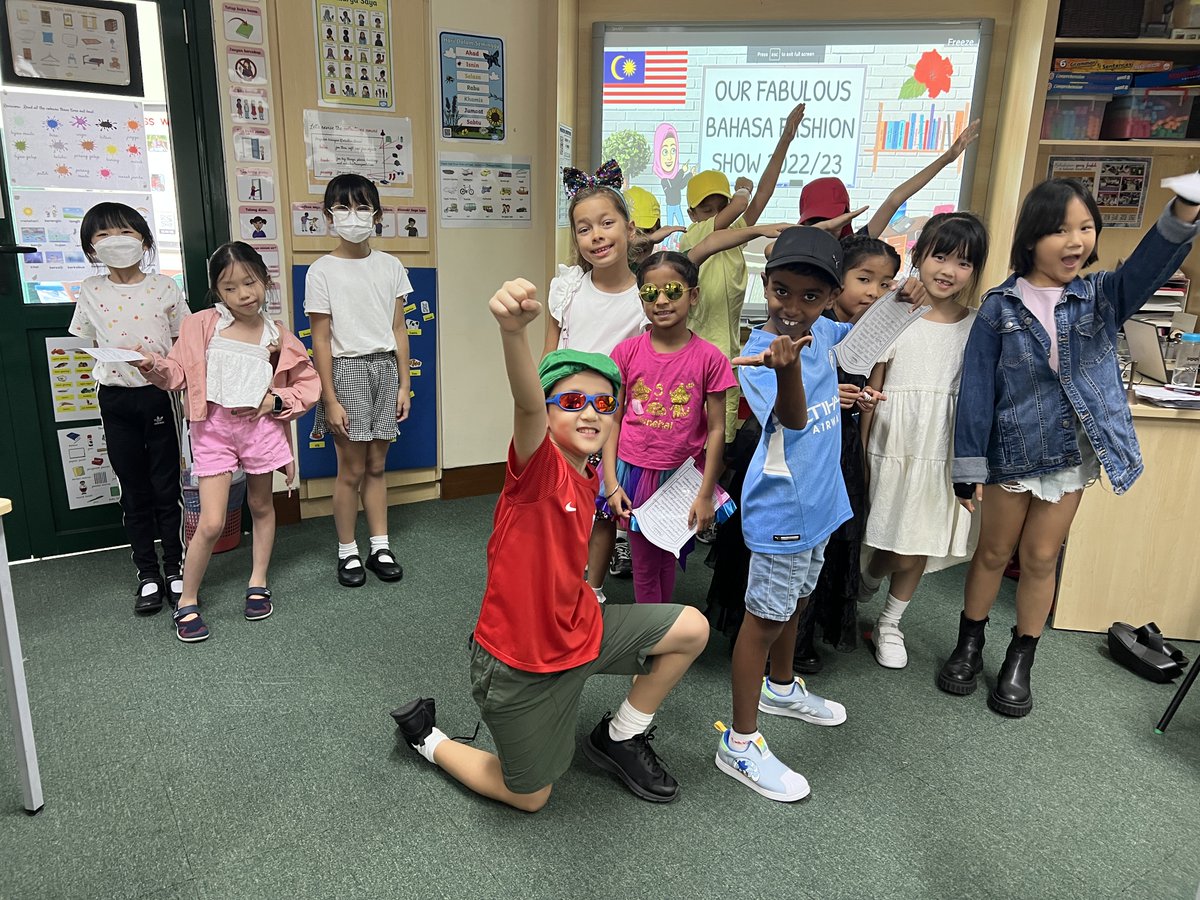 Y3 students thoroughly enjoyed their Languages Fashion Shows today! They described their fancy outfits in the language that they're studying, while also being a kind and respectful audience to their peers. BRAVO YEAR 3! 🇲🇾🇫🇷🇨🇳💪👏 #WeAreKLASS