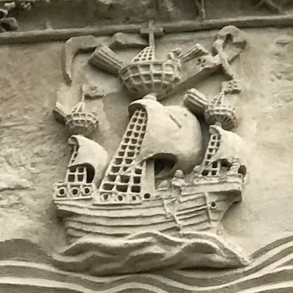 Day 30 #HistFicMay Have I ever fallen in love with my characters?Well, Walter Raleigh Senior is irresistible … Perhaps his ship looked a bit like this one immortalised in stone at Tiverton church. A figure gazes longingly across the waves…