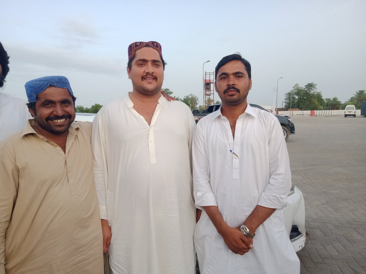 HafeezSindhi19's tweet photo. ھا مگر ڇا ڪيان 
سنڌ تي مھل آ 
ديس دلن دلالن جي
چمبي ۾ آ
ھا چمبيليون چڳن ۾
ھا تون ڀلي سجاء
مان مري به ويس
 پوءِ به ورندس پرين
ھڪڙو محقوم شاعر 
وچن ٿو ڪري توسان آزاد سنڌ ۾ ملندس پرين ❤️ https://t.co/qmVLzHN6X2