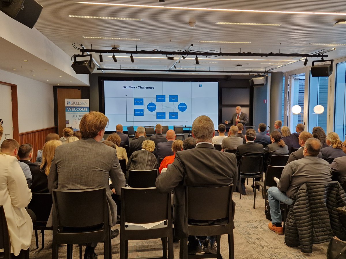 Damir Zec, professor at the University of Rijeka, is presenting the research on current and future skills needs! Closing the future #skill gap in #digital and #green transformations is key! <a href="/Skill_Sea/">SkillSea</a>