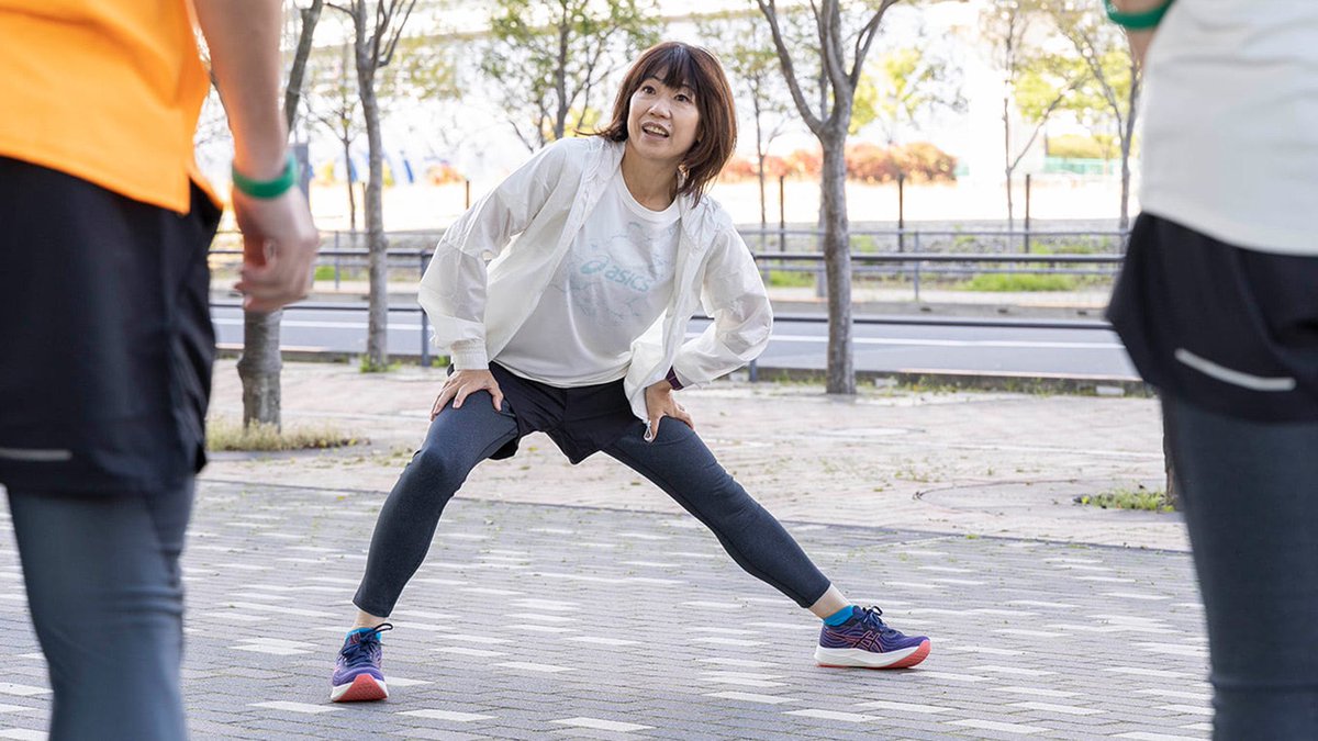 ASICSRunningJP's tweet photo. 【#高橋尚子 さんとの特別な1日】
OneASICS会員限定で開催した
トークセッション&ランニングイベント。
高橋さん自身が参加者一人ひとりの質問に答えたり、脚を真っ直ぐに運ぶためのトレーニング方法などをレクチャー。
イベントレポート>https://t.co/kDP9KbnwcD
@TakahashiNaoko #ASICSBlog https://t.co/32K1iLGqtx