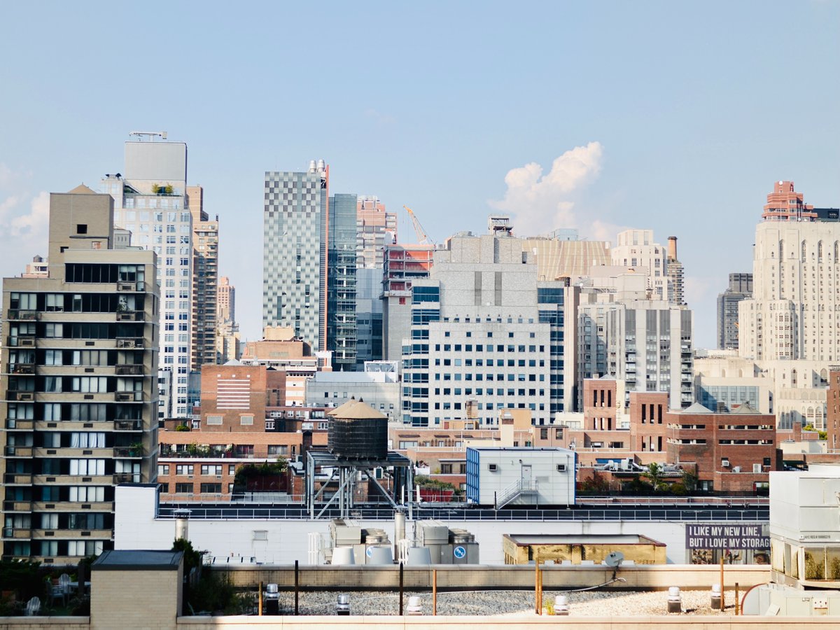 MIPIMWorld's tweet image. Rooftops represent 25% of #cities&apos; land area 🏢

In denser #urban environments, @ArchDaily discusses how #architects &amp;amp; #developers envision roofscapes as the next urban transformation, creating multi-layered cities through rooftops activation.

Read: ow.ly/BaVG50Ozf70