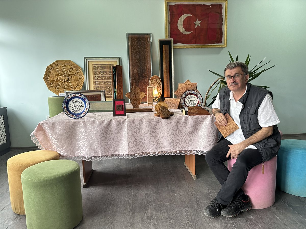 <a href="/sabihasasmazioo/">Çubuk Sabiha Şaşmaz İlkokulu/Ortaokulu</a> Okulumuz memuru Mehmet Ali YILMAZ ın kişisel ahşap oyma ve şekillendirme sergisi 1-4 Haziran arası Çubuk Belediye Binası Fuaye Salonunda olacaktır. Bekleriz..