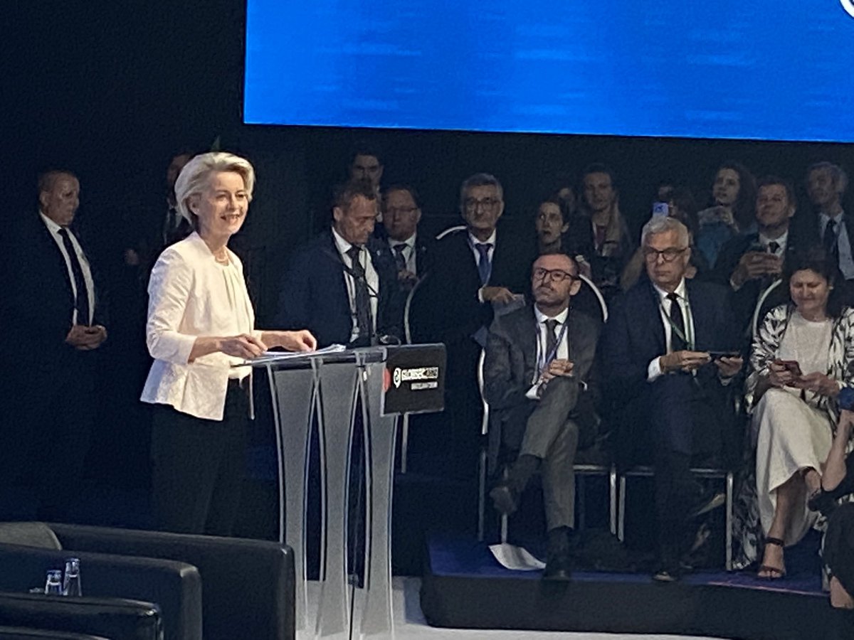 Von der Leyen doet hier bij Globsec nieuw voorstel om Westelijke Balkan bij de EU te trekken. Als antwoord op Russische bemoeienis en poging nieuwe orde in Europa te scheppen. Verstrekkend!