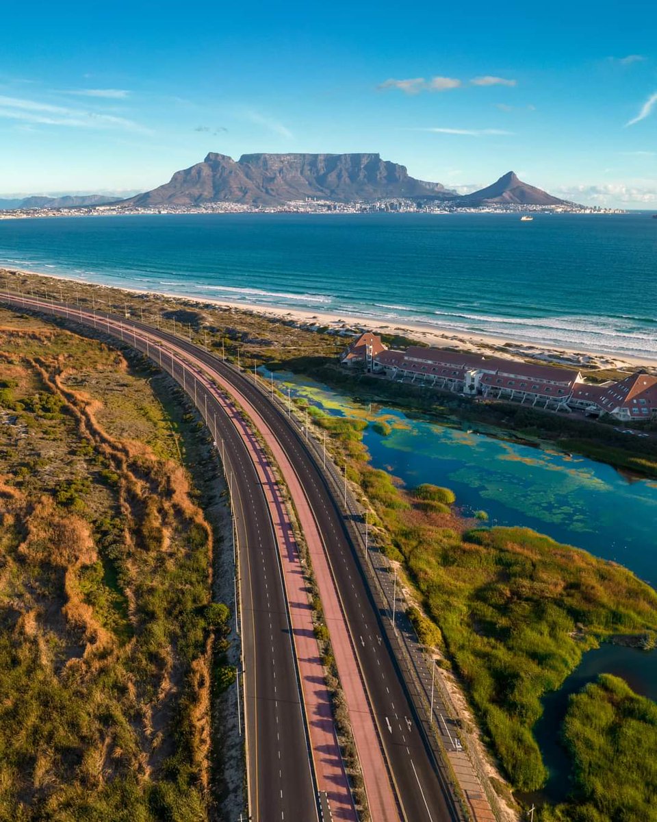 Cape Town, South Africa 🇿🇦 

📸 Ryanwarneke