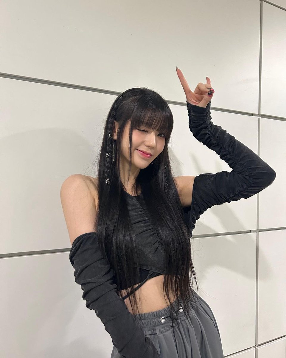 soodampics's tweet photo. instagram update
#SOODAM #SECRET_NUMBER https://t.co/yj9BUtIwVk