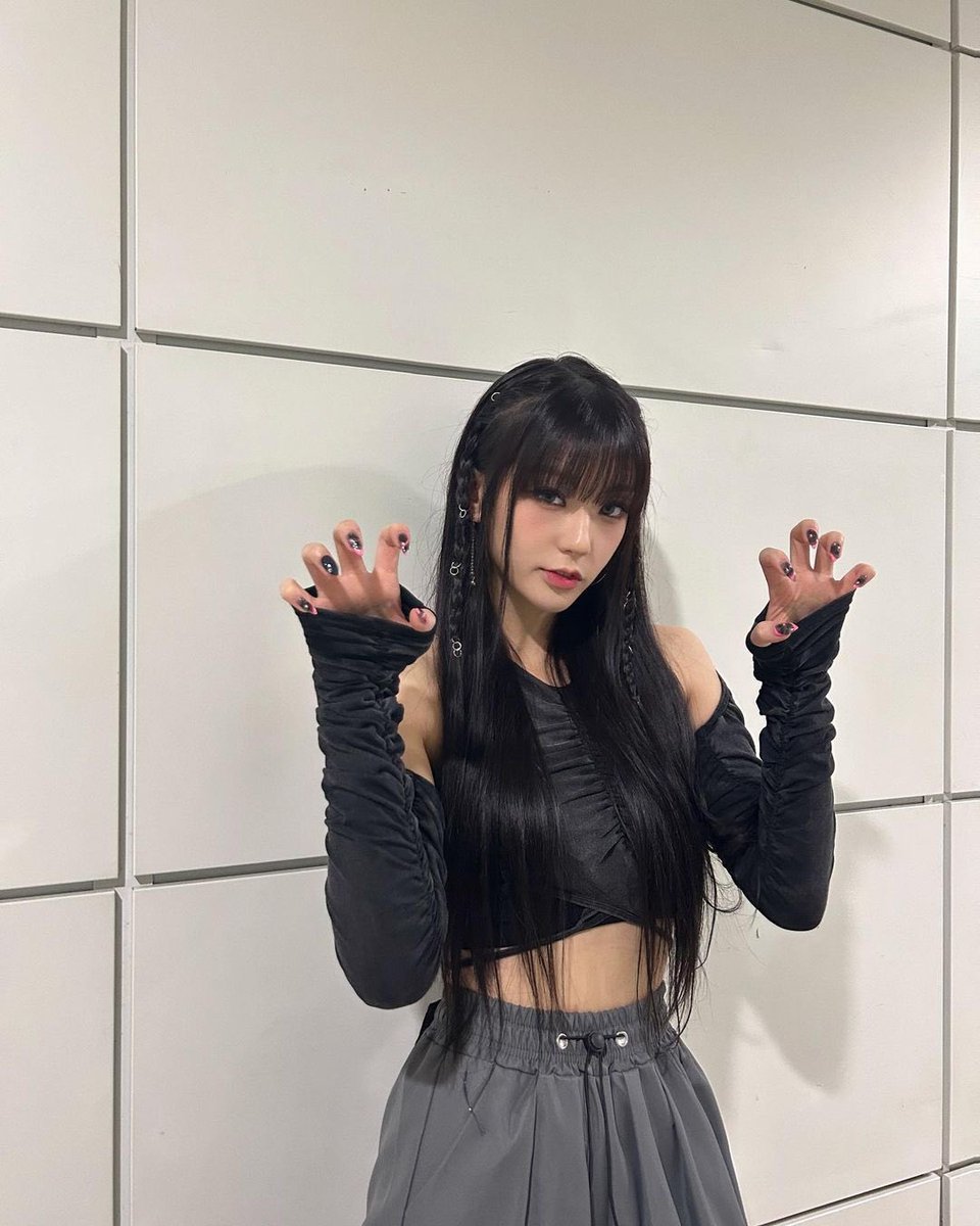 soodampics's tweet photo. instagram update
#SOODAM #SECRET_NUMBER https://t.co/yj9BUtIwVk