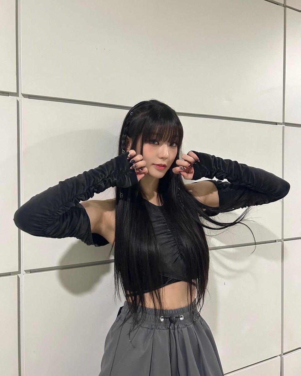 soodampics's tweet photo. instagram update
#SOODAM #SECRET_NUMBER https://t.co/yj9BUtIwVk