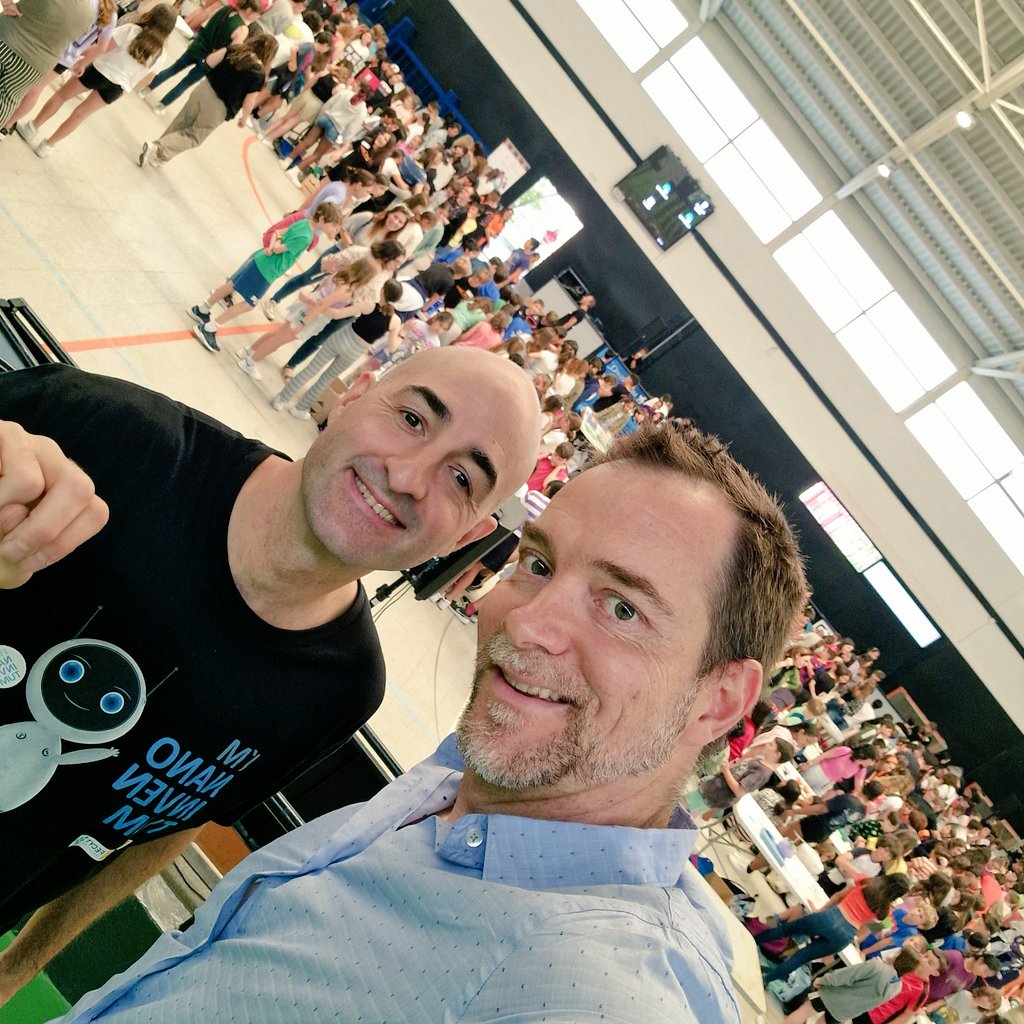 SamuelNanobots's tweet image. #nanorobots challenge: All these kids building their #nanorobots great initiative by @nanoinventum at #molinsderei. #outreach ideas from the project Bladdebots from @CaixaResearch @IBECBarcelona