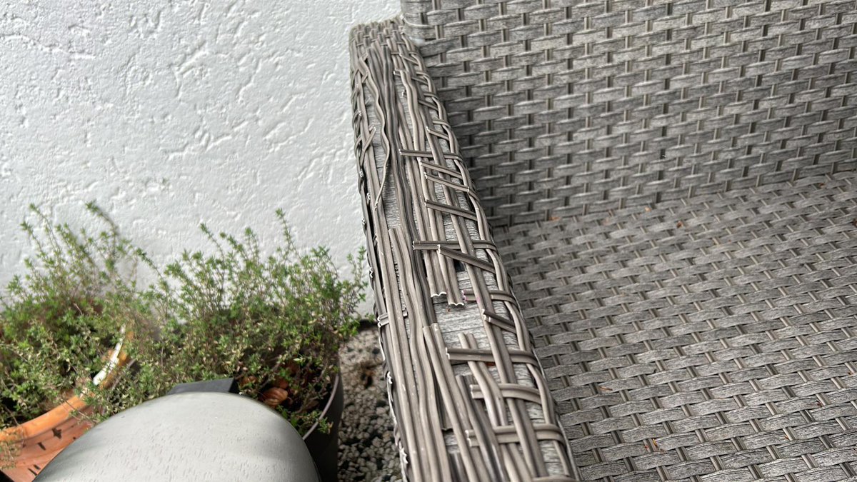 aeickmeyer's tweet image. #Nachhaltigkeit ?😠Ich kann nur warnen vor #Hagebau #Gartenmöbel der Eigenmarke #Casaya, die bereits nach 3 Jahren #Schrott sind, da sich das Geflecht auflöst. Angeblich normal wegen #Kunstoff-Vorgaben der EU!? @hagebauDe @baustoffmarkt @baustoffwissen @bauking