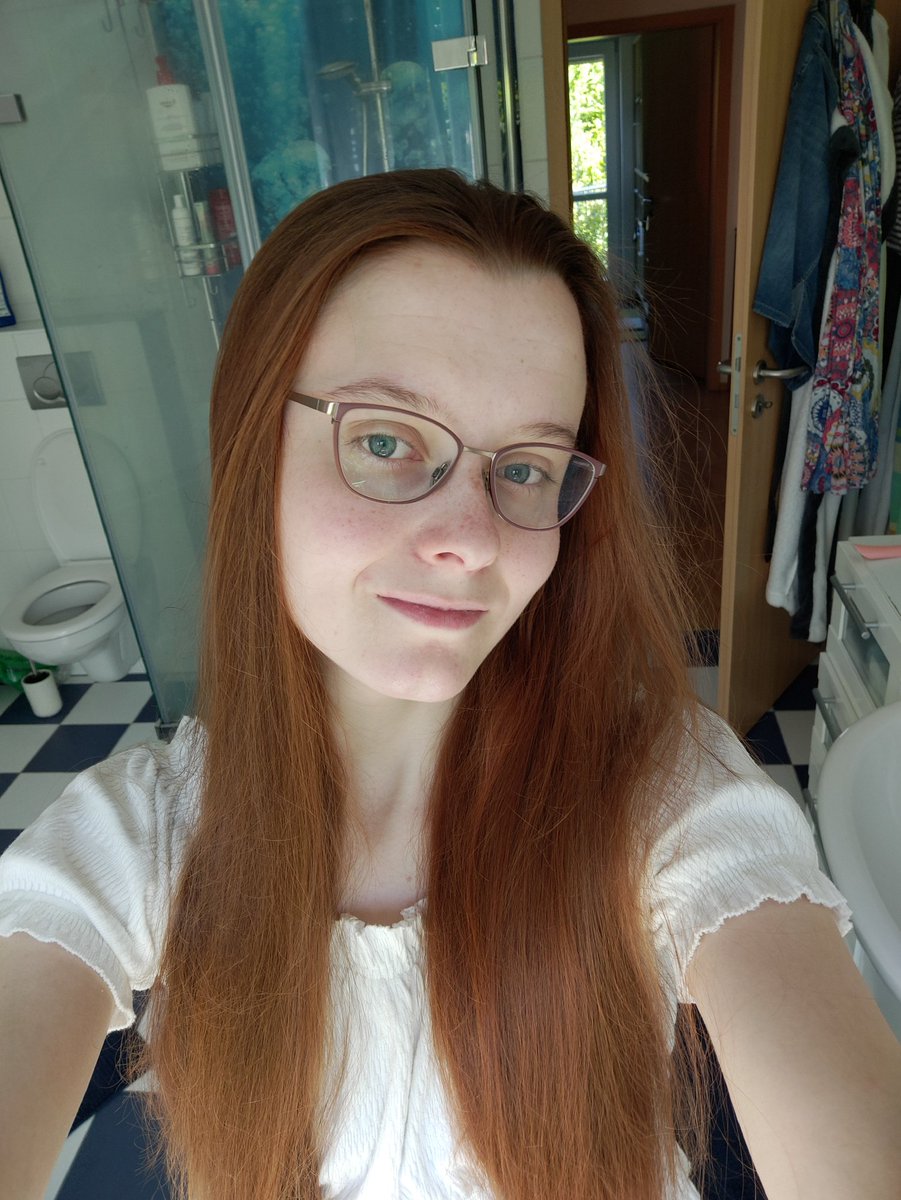 zUnverdient | Finja tweet media