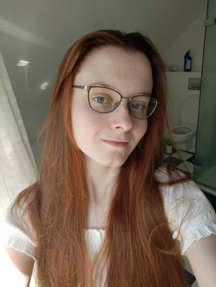 zUnverdient | Finja tweet media