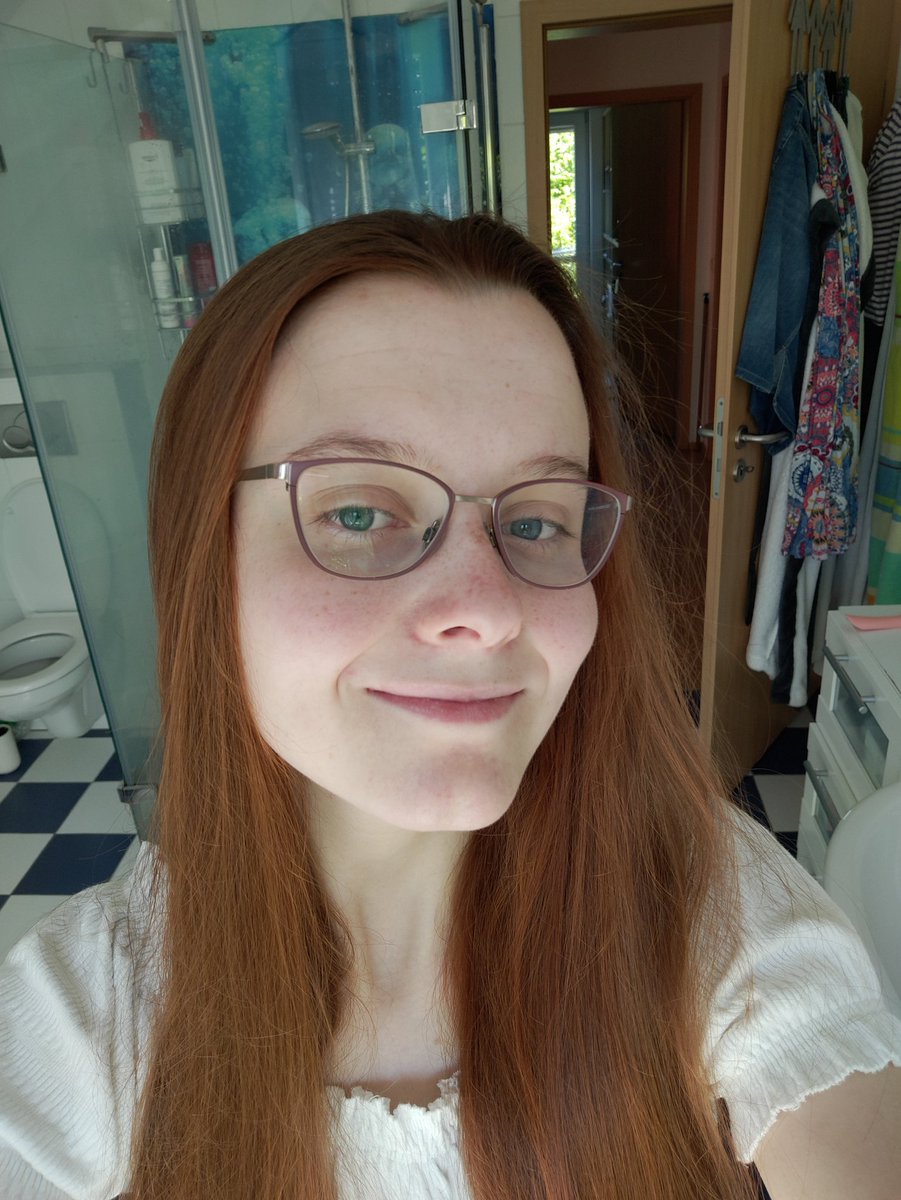 zUnverdient | Finja tweet media