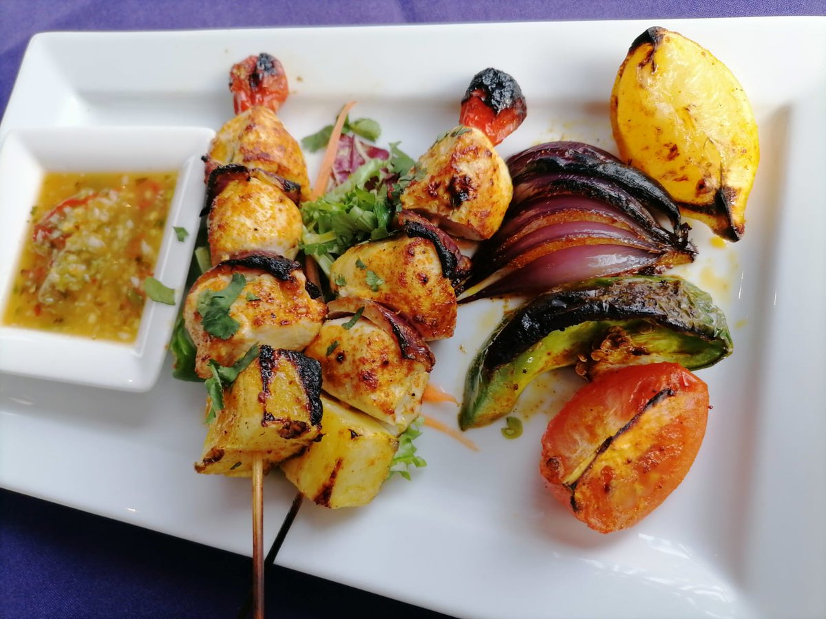 247taxisBedford's tweet photo. Looking to treat yourself to some good food?
We recommend Rice Thai on St Cuthbert's Street!
They have a wide range of food so even the pickiest of people can order something to enjoy!
#taxi #bedford #bedfordshire #taxis #bedfordtaxi #passengerapp https://t.co/urz5uNodkN