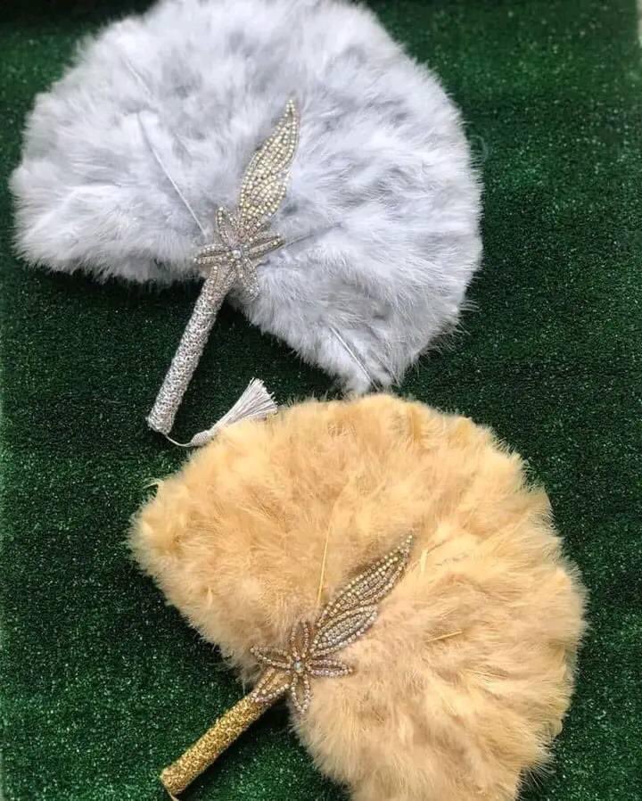 ChinenyeAbigai4's tweet image. The most colorful traditional wedding comes with the best handfans 🔥🔥

#bride #bridetobe #handfans #traditional #weddingideas #wedding #WeddingInspo #weddingseason #weddingparty #weddings