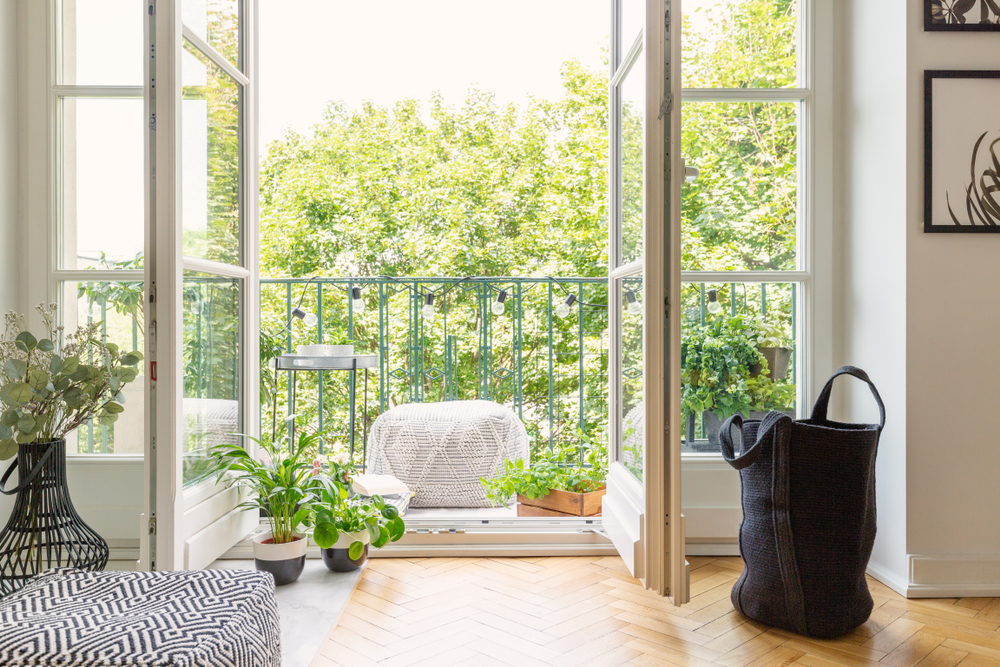 There are plenty of ways to spruce up your apartment ready for summer! Here are some ideas 🧵

#summerdecor #summerdesign #blockmanagement #propertyexperts