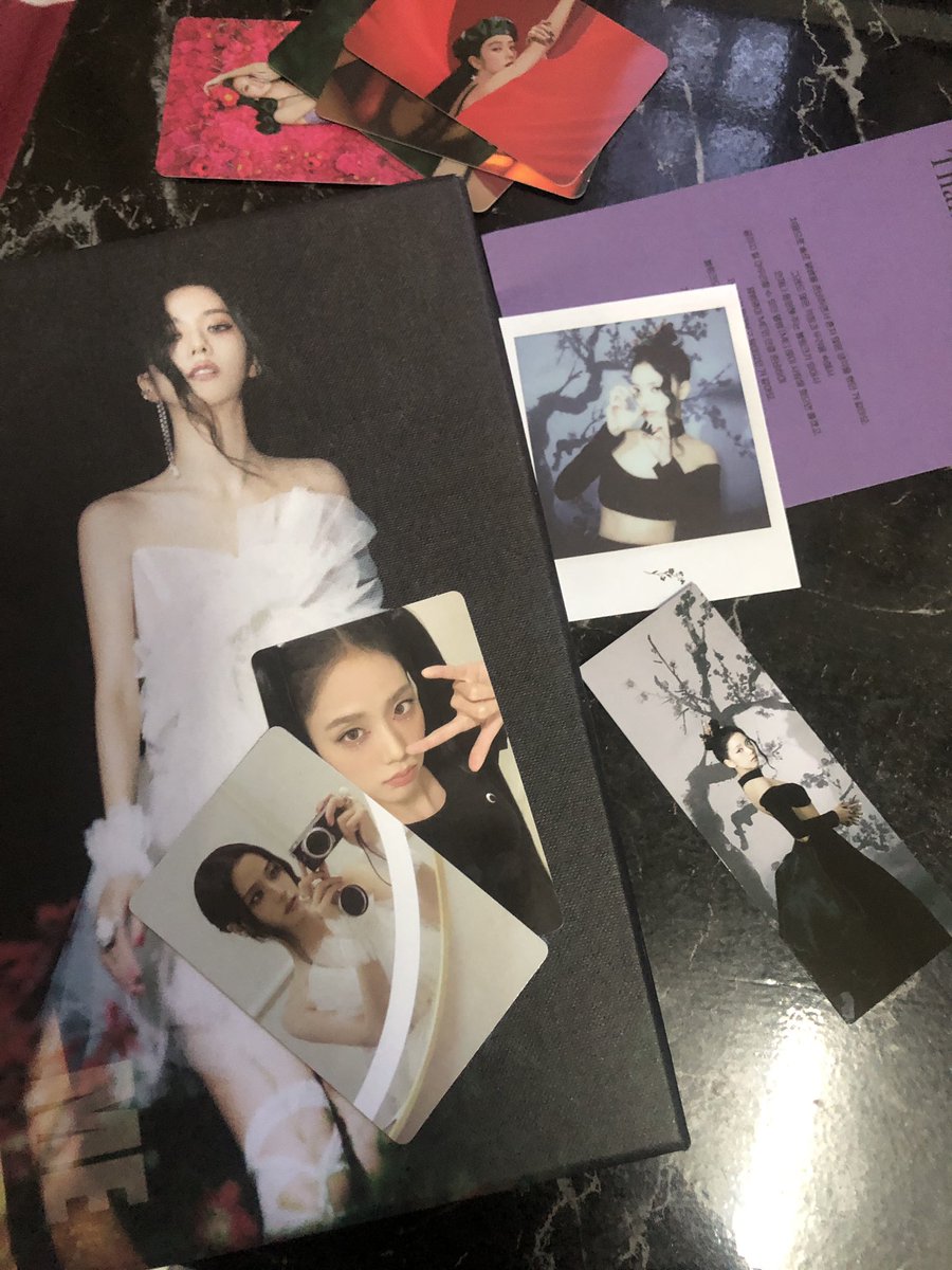 kingisbb's tweet photo. me album has arrived!! thank you @teokyeom for the constant updates & gform guides <3 https://t.co/VxhXU0Alv0