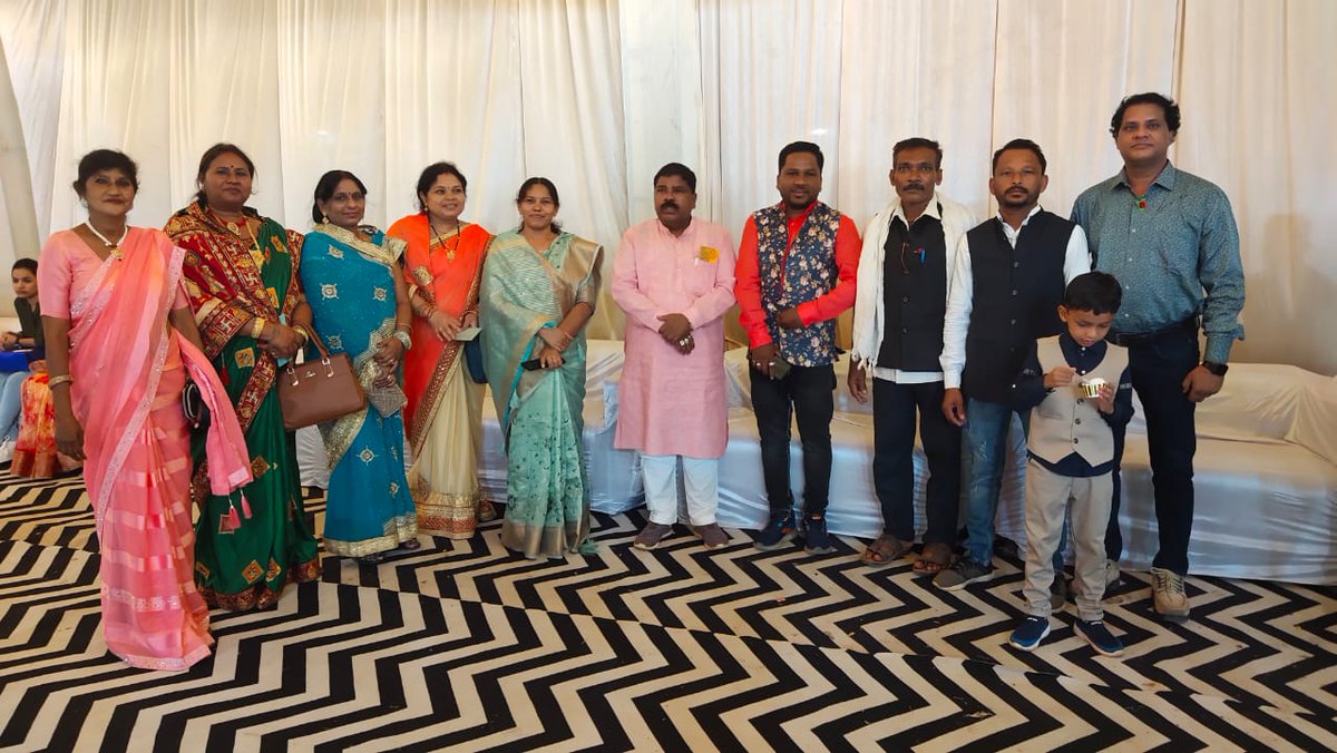 नगरनार के मिश्रा परिवार में विवाह कार्यक्रम में शामिल हुई।वर वधु को बहुत-बहुत बधाई व शुभकामनाएं।🙏💐