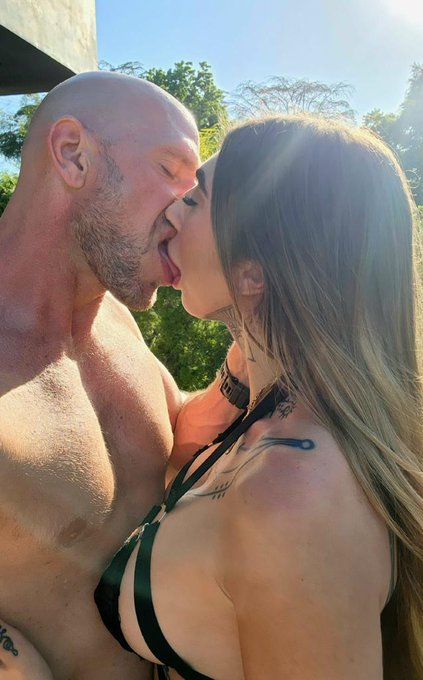 NEW SCENE - I'll definitely be going back to her place again 🔥 FIND IT ON MY ONLYFANS 🔥 https://t.co<a href="/tag/threesome"class="tags"><span>#threesome</span></a>