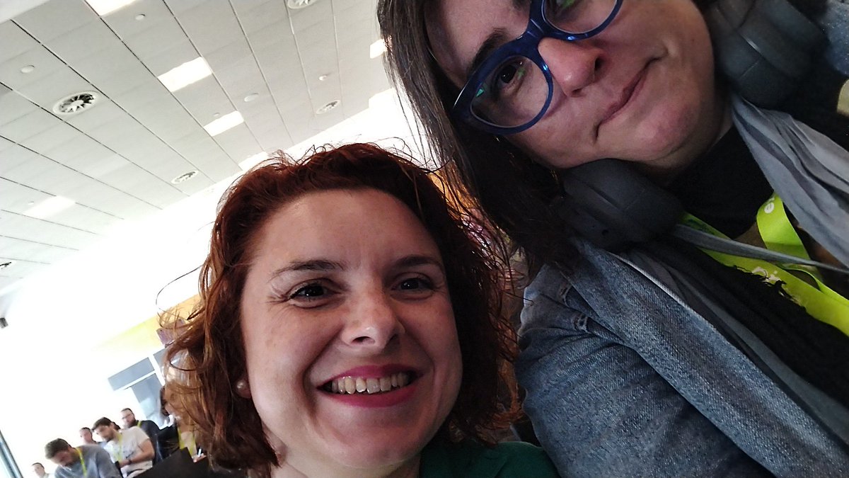 MrsDaehin's tweet photo. desvirtualizando a @AdharaIT en #expoqa #programchair https://t.co/crEhDHocSf