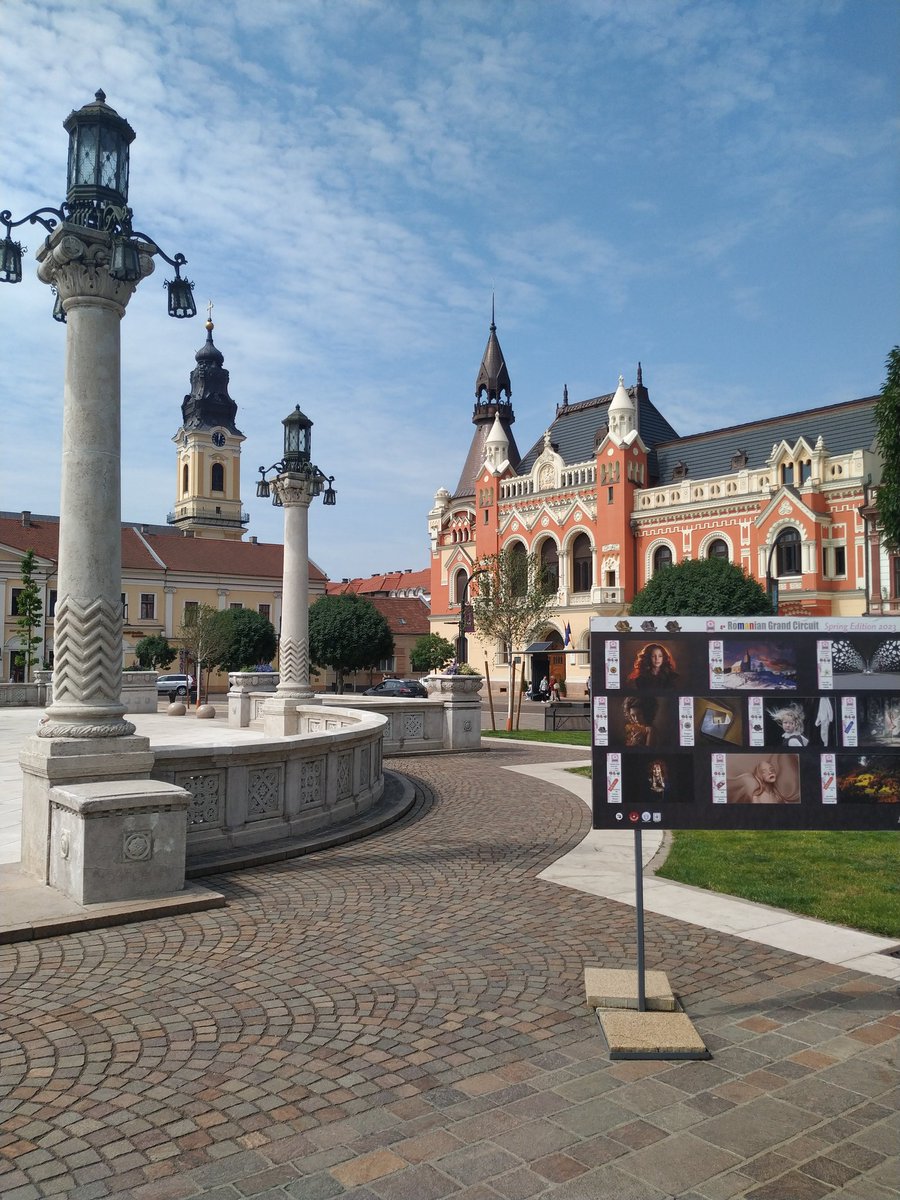 Today I've been <a href="/huxsterized/">Huxsterized 📸</a> too, while watching a photograph at a photo exposition in Oradea, Romania.
