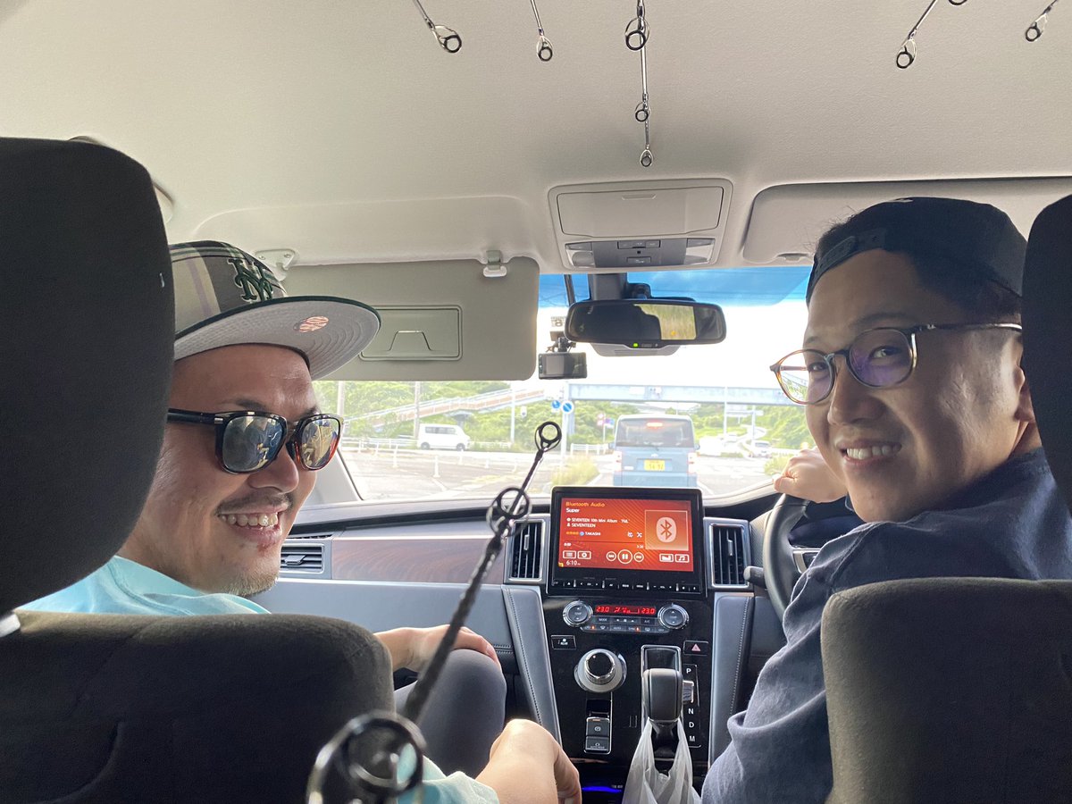 Pman_seaside's tweet photo. マグロを釣りに行ってくる。
そろそろ発売されるjackson社のオフショアトライブを預かりました。8号、160gまで背負えてキャスト性能も抜群でした^ ^
井熊さんの魂と共に戦ってきます!!
帰ったらマグロパーティだ!!
#jackson
#offshoretribe
#オフショアドライブ https://t.co/1F5GVPGXxf