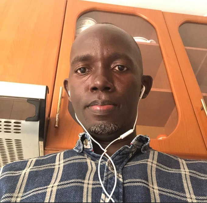 Ronald Mukisa, a city lawyer shot dead by unknown people on Tuesday night, police have confirmed. 

Ronald had just returned to his home in Kitiko Bilongo, Ndejje Division, Makindye Sebagabo in Wakiso District.

#Radio4UG